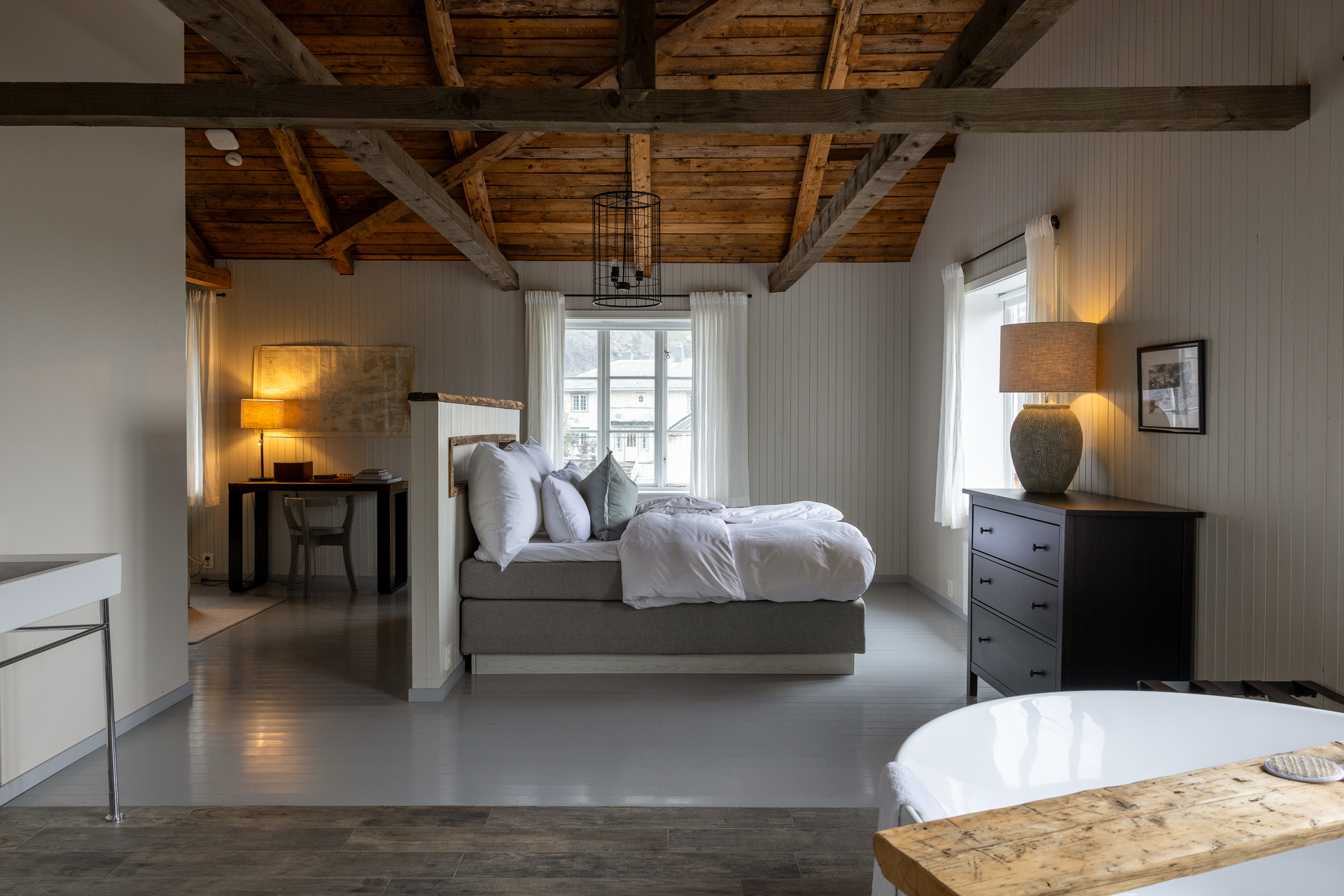 Nusfjord_UpperIceHouse_Bedroom1